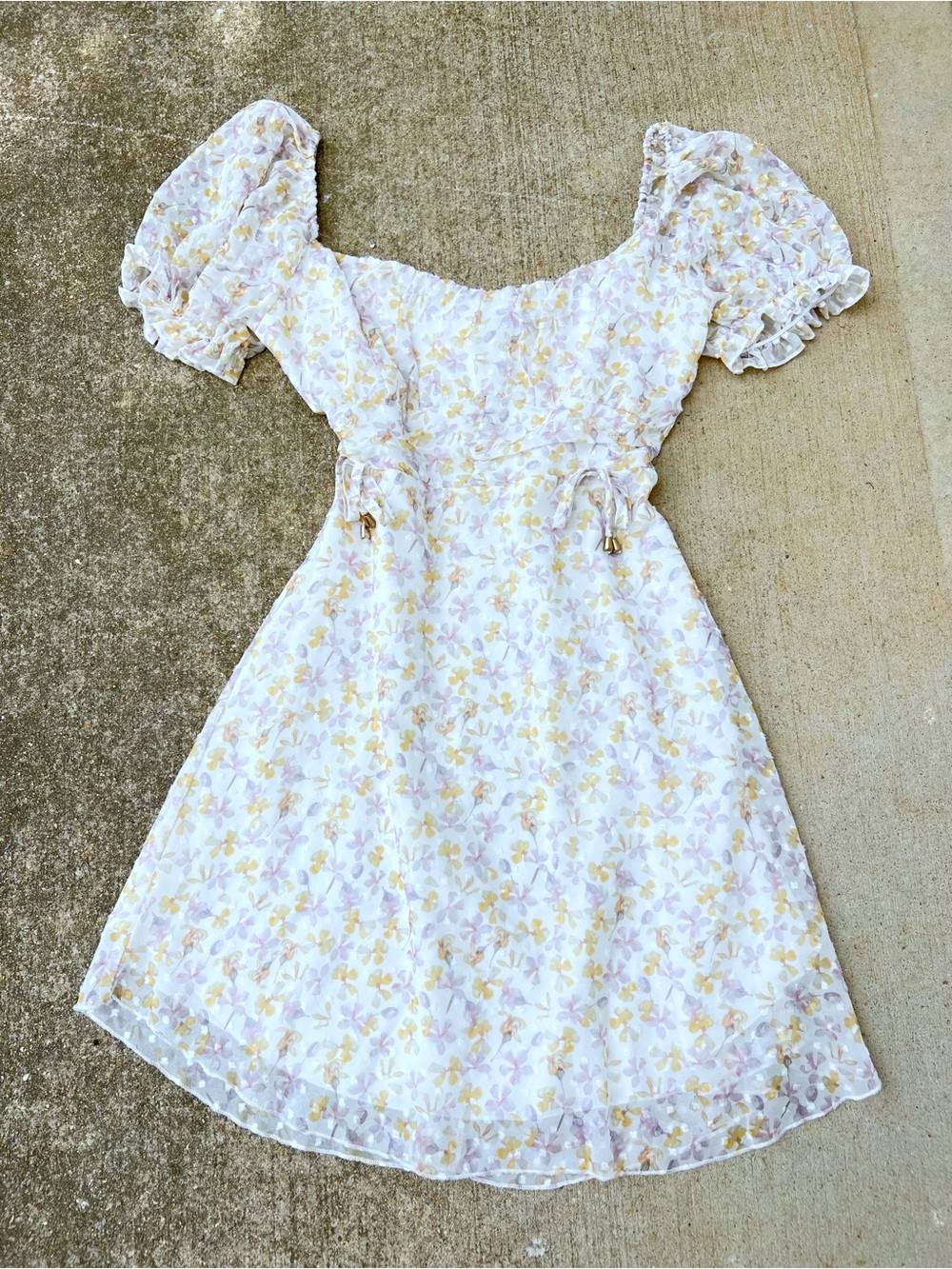 NWT Simplee Floral Puff Sleeve Mini Sweetheart Dress White Yellow Purple Small - Picture 2 of 5